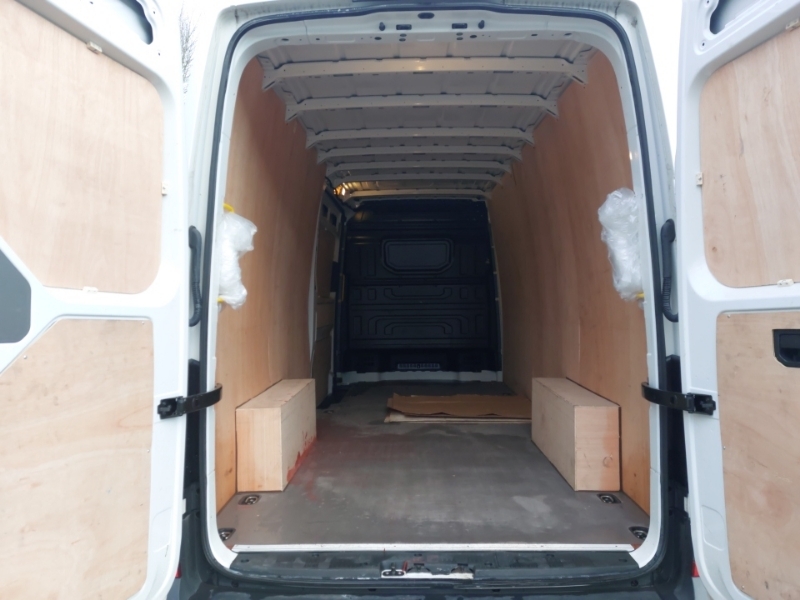 Volkswagen Crafter 2L Commerce Plus White #8