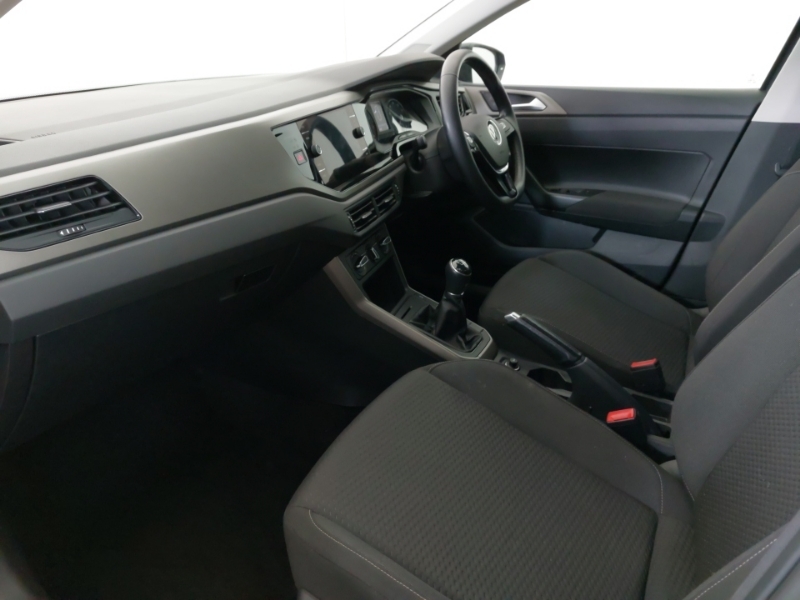 Volkswagen Polo Active White #5
