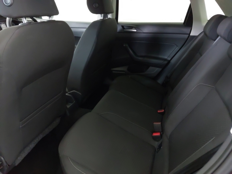 Volkswagen Polo Active White #6