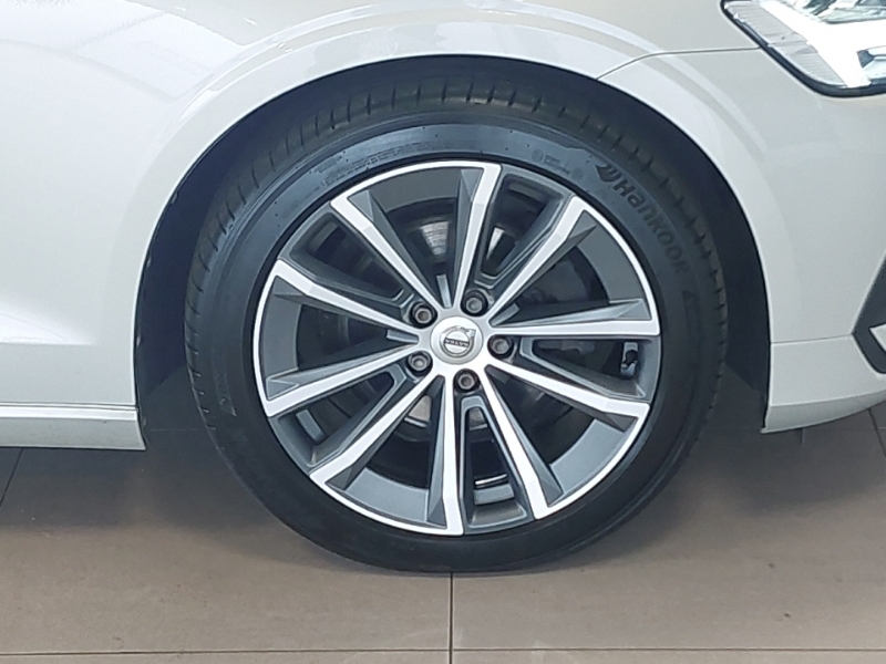 Volvo V60 B4 White #14