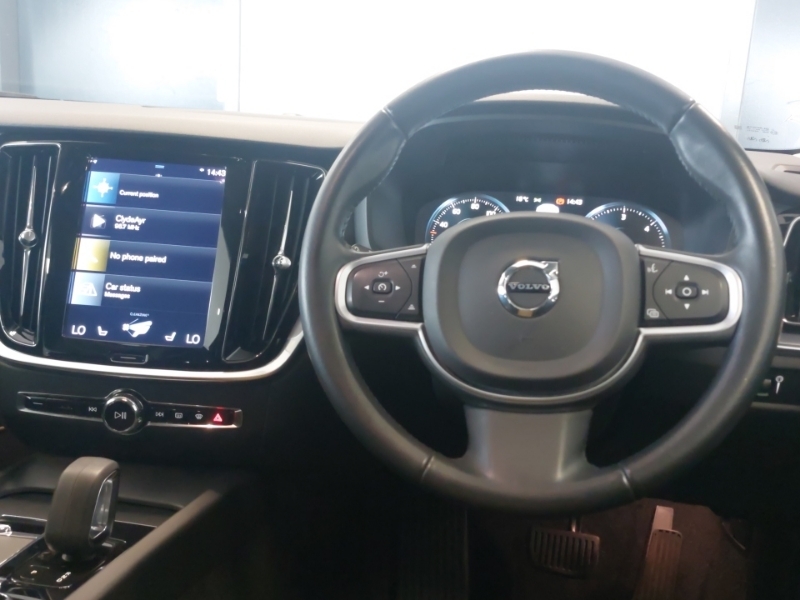 Volvo V60 2.0 B4d Momentum Gold #5
