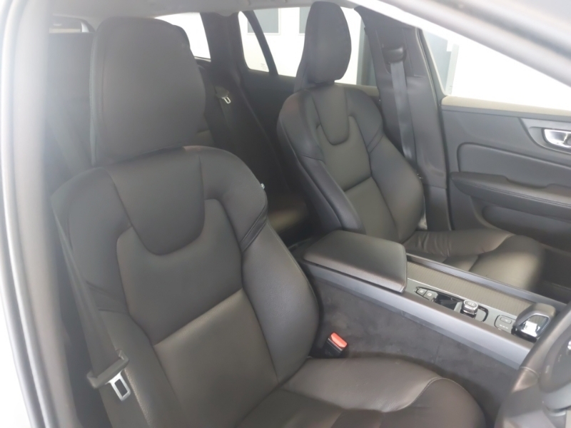 Volvo V60 B4 White #11