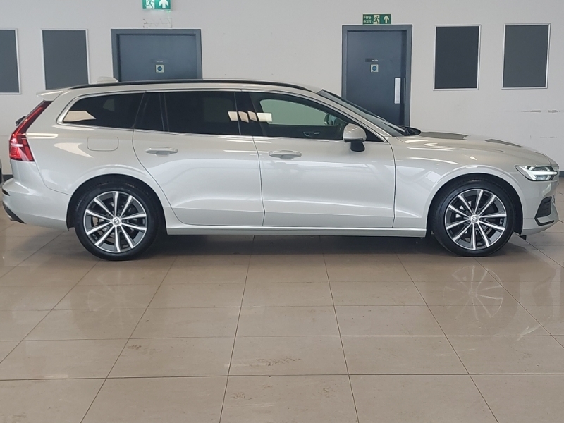 Volvo V60 2.0 B4d Momentum Gold #3