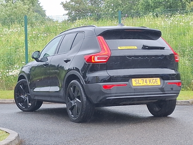 Volvo XC40 2.0 B3p Plus Black Edition Black #2