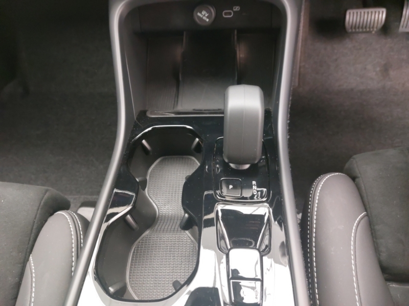 Volvo XC40 Core B3 163 Hp  #16