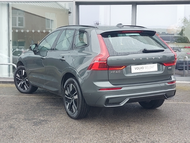 Volvo XC60 2.0 B5p Plus Dark Awd Geartronic Green #2