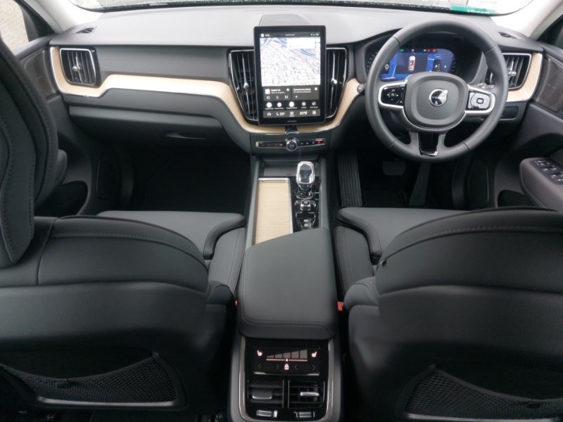 Volvo XC60 2.0 B5p Plus Dark Awd Geartronic Green #3