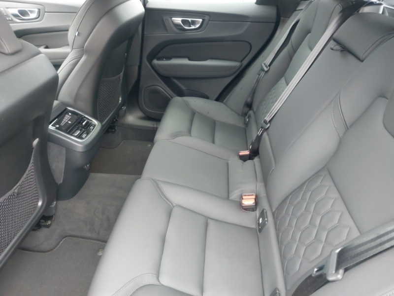 Volvo XC60 2.0 B5p Plus Dark Awd Geartronic Green #6