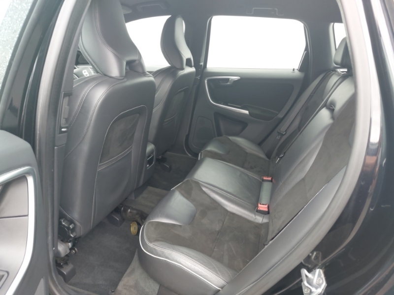 Volvo XC60 D4 181 R Design Black #6