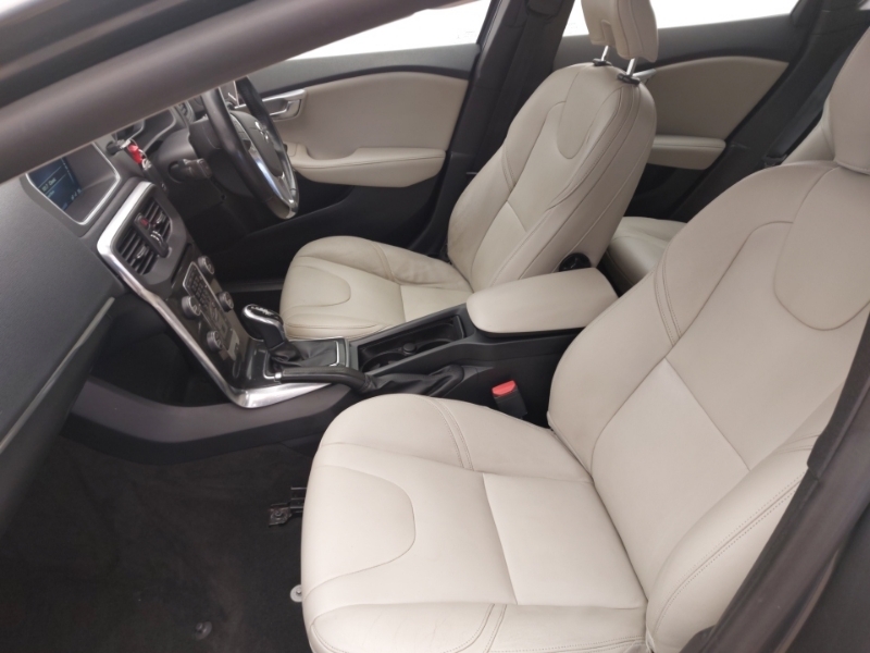 Volvo V40 D3 4 Cyl 150 Momentum Geartronic Grey #5