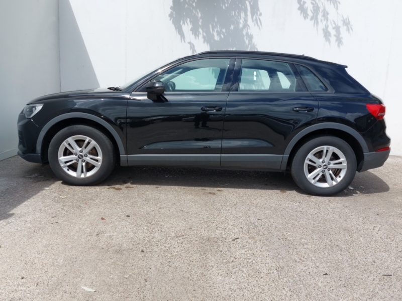 Audi Q3 35 Tfsi Technik Black #4