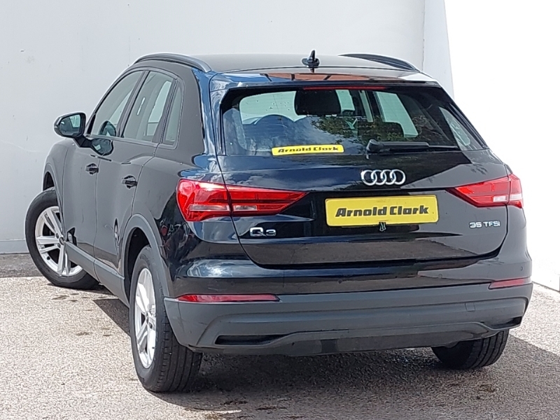 Audi Q3 35 Tfsi Technik Black #2