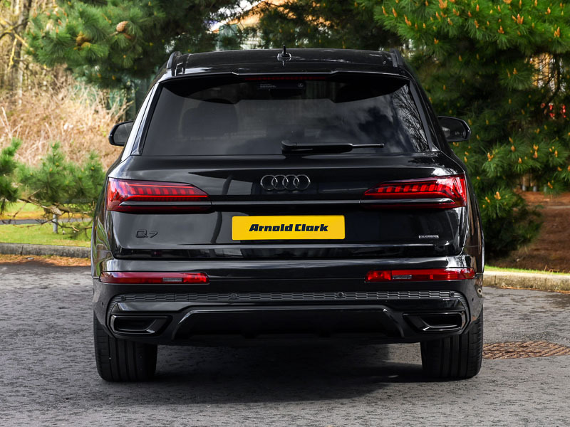 Audi Q7 S Line Black #10