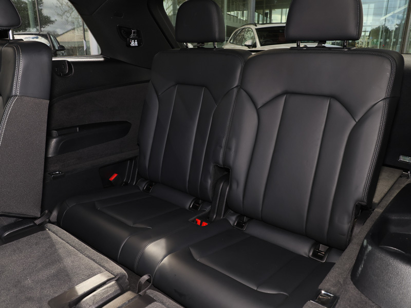 Audi Q7 S Line Black #17
