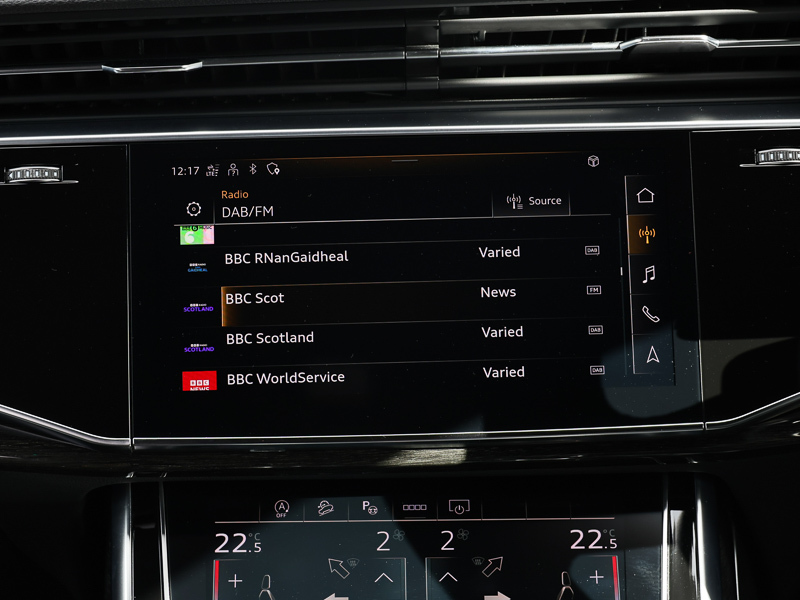 Audi Q7 S Line Black #18