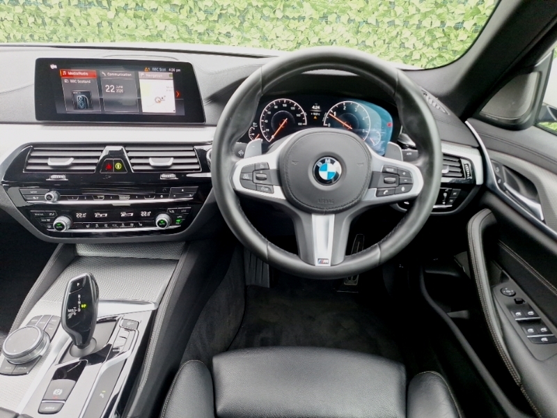 BMW 5 Series 520D Xdrive M Sport YL19XZZ White #5