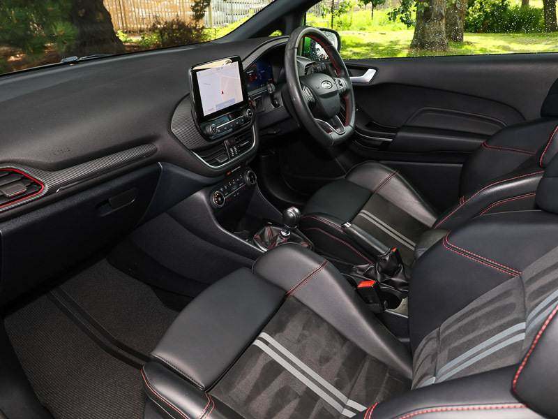 Ford Fiesta Hatchback White #5
