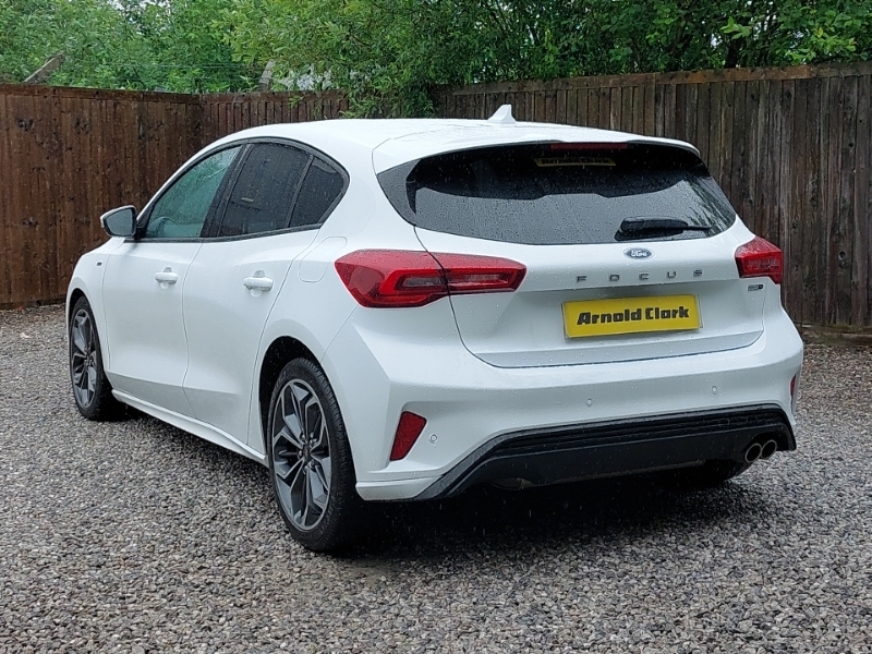 Ford Focus Hatchback 1.0 Ecoboost Hybrid Mhev 155 St-line X 5 White #2