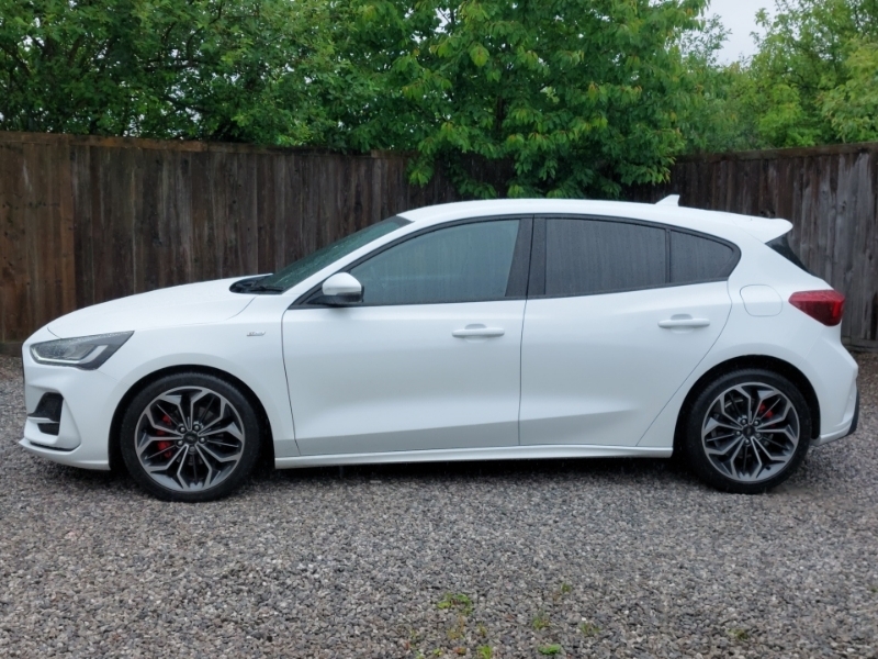 Ford Focus Hatchback 1.0 Ecoboost Hybrid Mhev 155 St-line X 5 White #4
