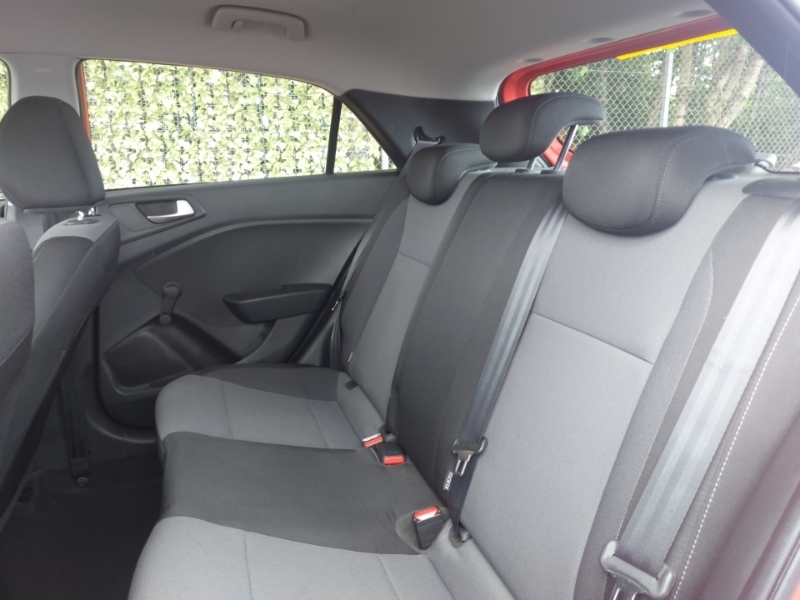 Hyundai I20 1.2 Mpi S Connect Red #6