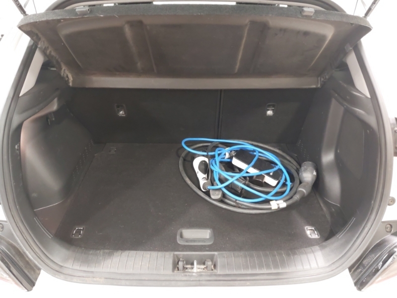 Hyundai Kona Premium White #18