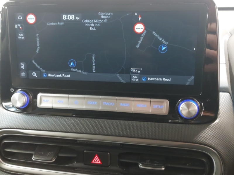 Hyundai Kona Premium White #10