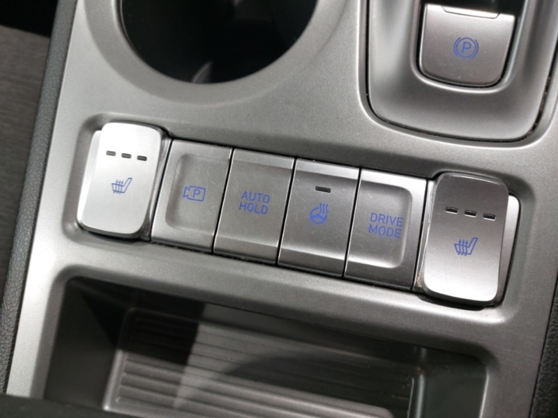Hyundai Kona Premium White #16