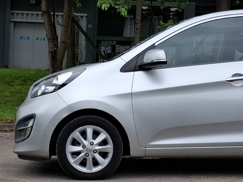 Kia Picanto  White #19