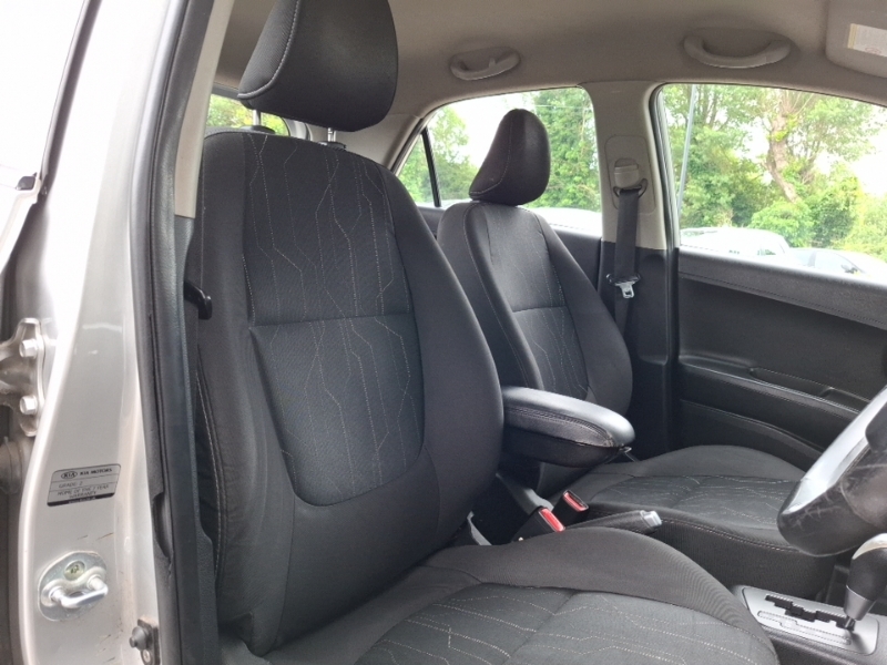Kia Picanto  White #17