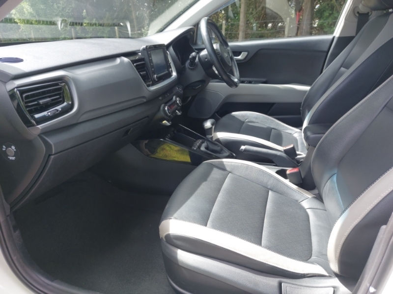Kia Stonic 1.0T Gdi 4 White #5