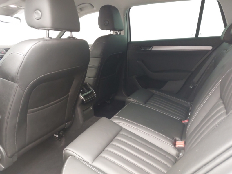 Skoda Superb 2.0 Tdi Cr Se Technology Dsg White #6