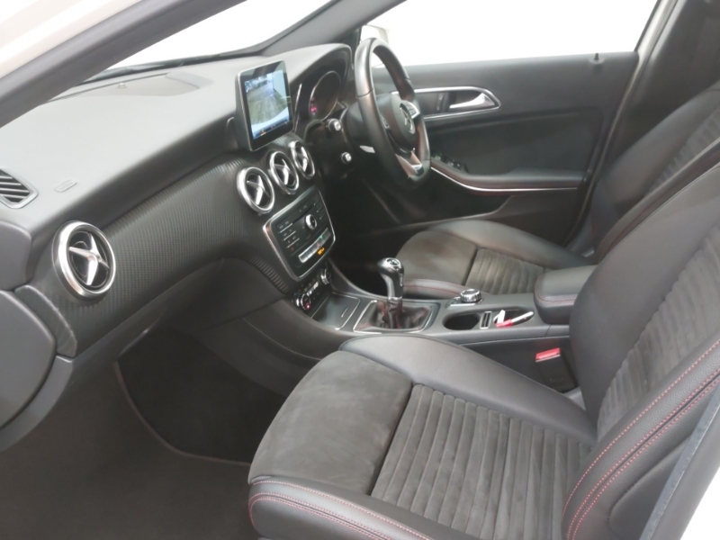 Mercedes-Benz A Class A160 Amg Line White #5