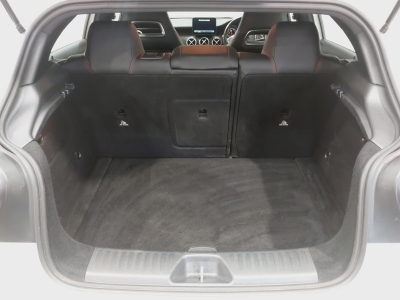 Mercedes-Benz A Class A180d Se White #18