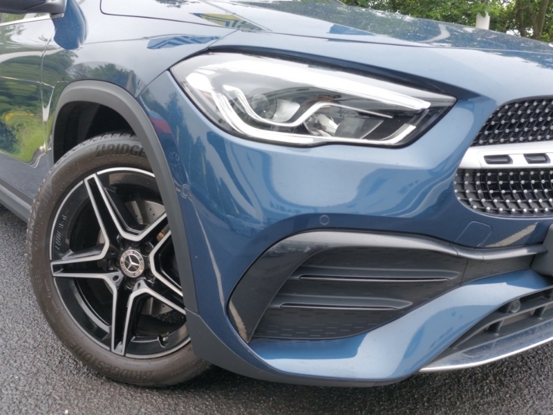 Mercedes-Benz GLA Class Suv White #20