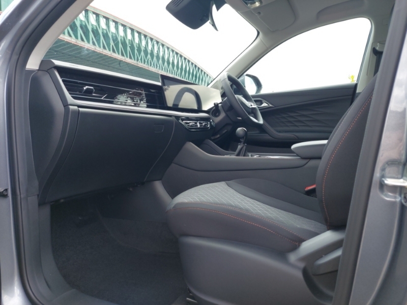 MG HS Plug-in Hybrid Se Black #5