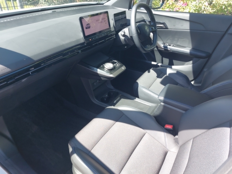 MG MG4 150Kw Trophy Ev Long Range 64Kwh White #5