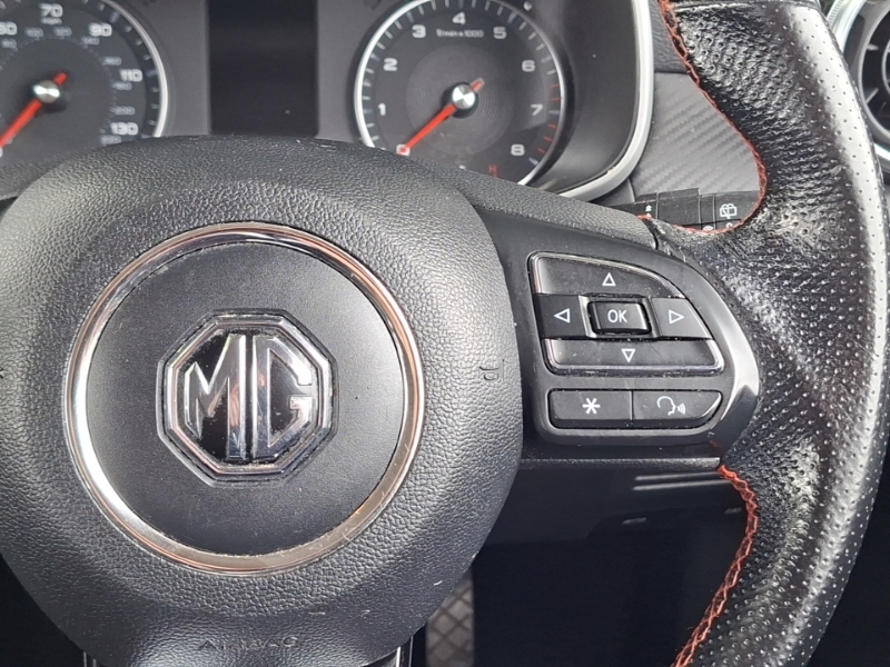 MG ZS Suv White #13