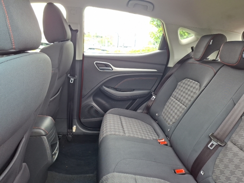 MG ZS Suv White #6