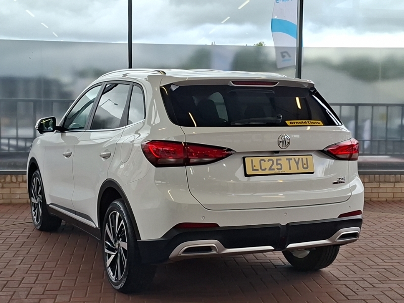 MG ZS 1.5 Hybrid Trophy White #2