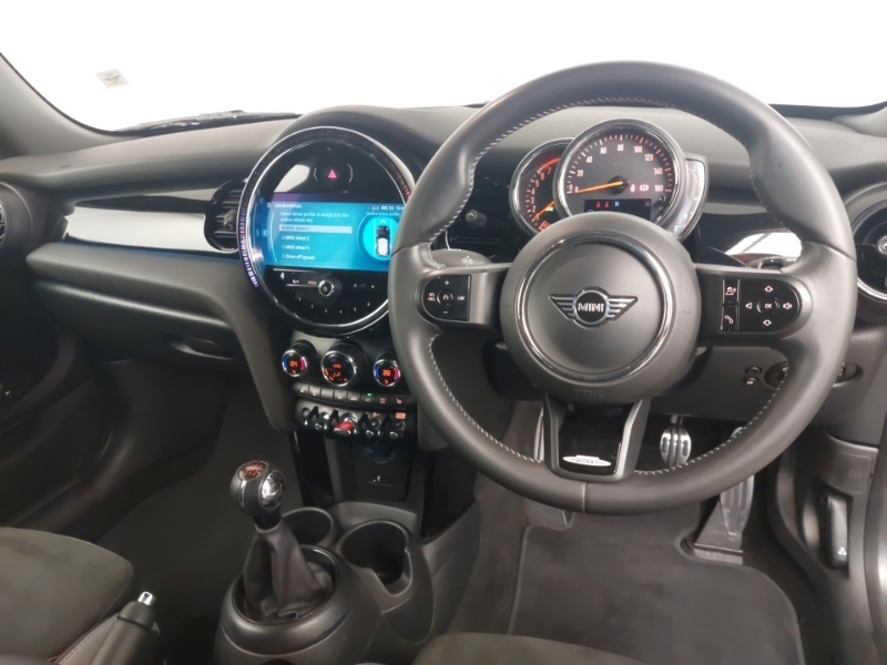 Mini Hatch 1.5 Cooper Sport FY22TZH Black #5
