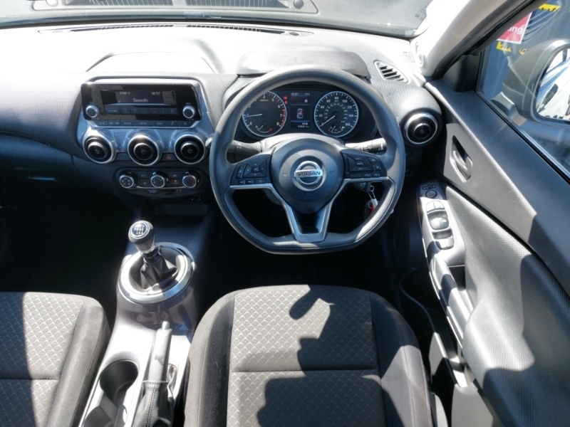 Nissan Juke Tekna Black #8
