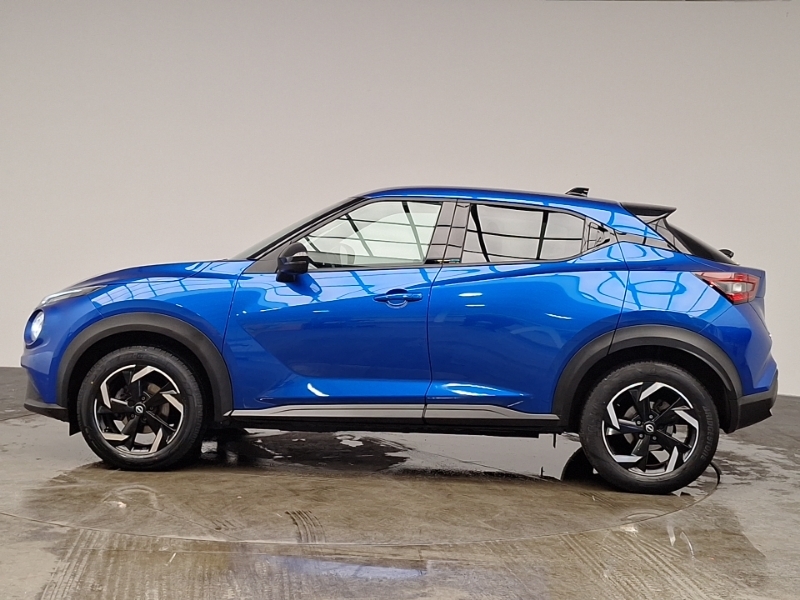 Nissan Juke Tekna Black #4