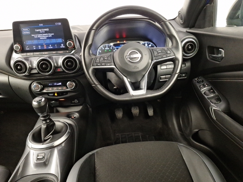 Nissan Juke Tekna Black #8