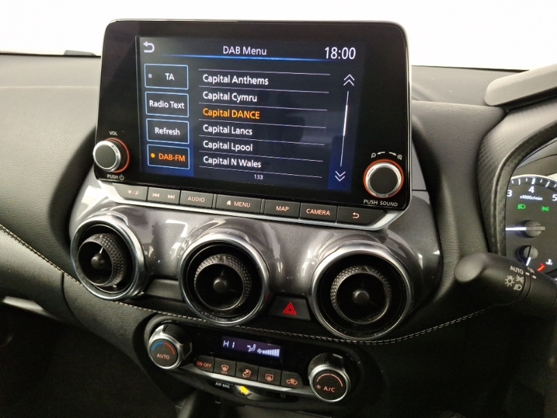Nissan Juke Tekna Black #11