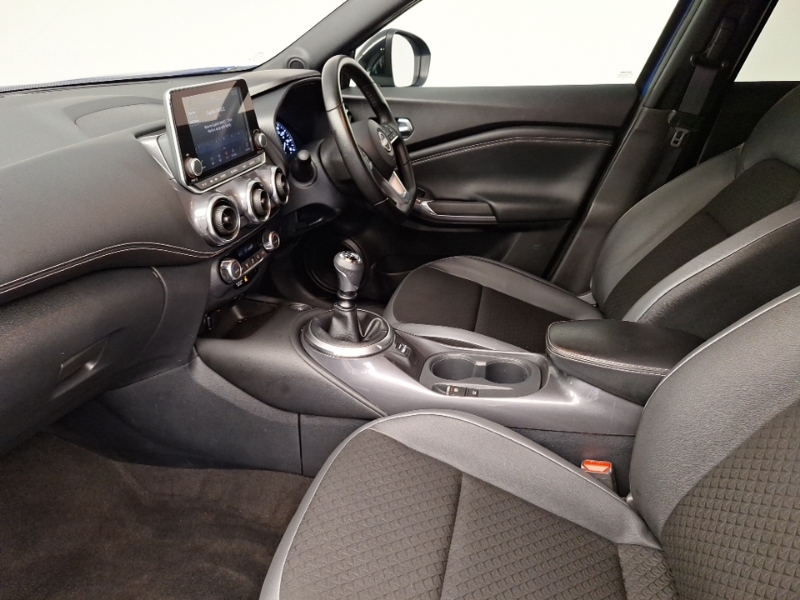 Nissan Juke Tekna Black #5