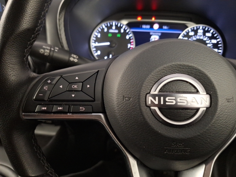 Nissan Juke Tekna Black #12
