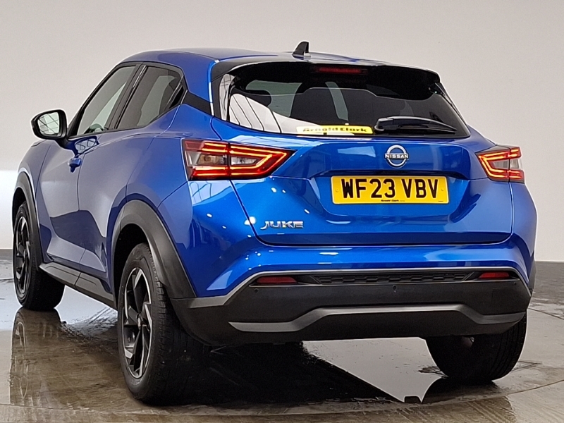 Nissan Juke Tekna Black #2