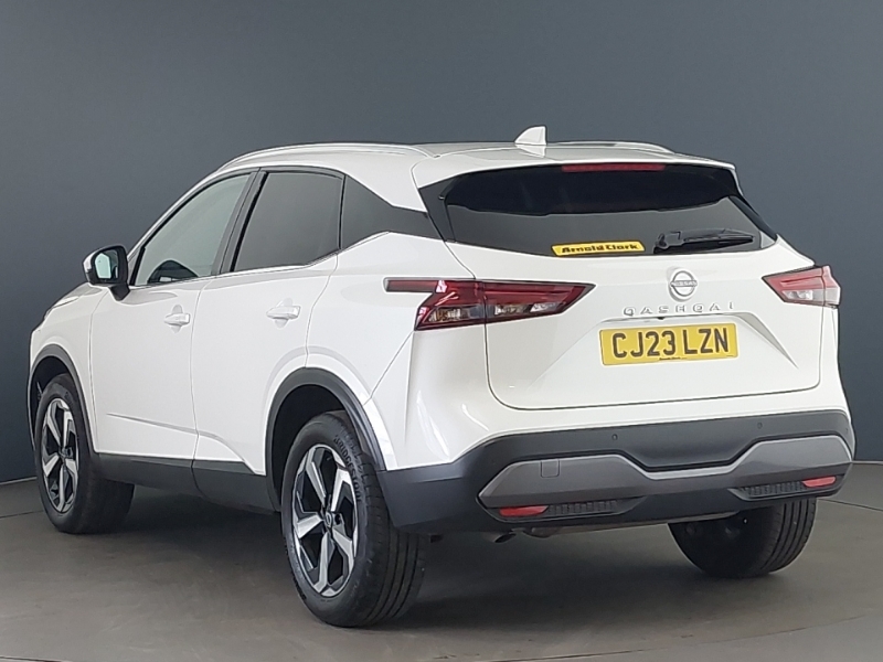Nissan Qashqai 1.3 Dig-t Mh N-connecta CJ23LZN White #2