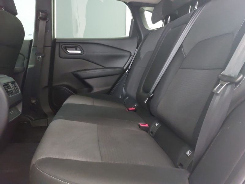 Nissan Qashqai 1.3 Dig-t Mh N-connecta CJ23LZN White #6