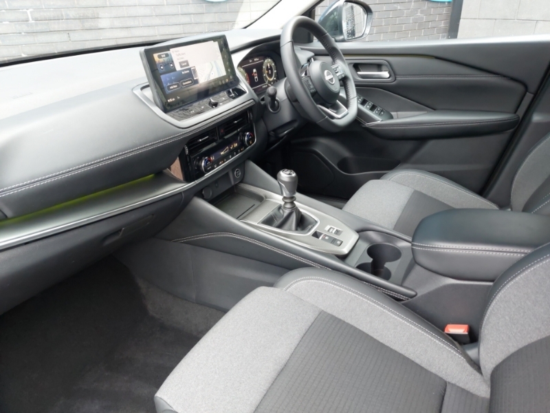 Nissan Qashqai 1.3 Dig-t Mh N-connecta Black #5